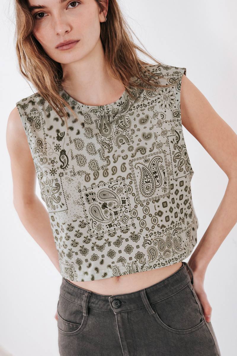 Εμπριμέ τοπ αμάνικο Badila