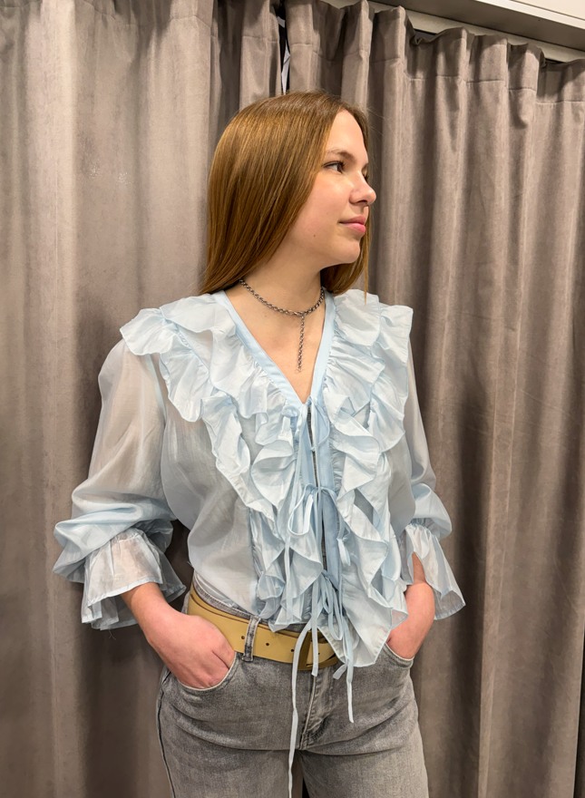 Ημιδιάφανο πουκάμισο με βολάν