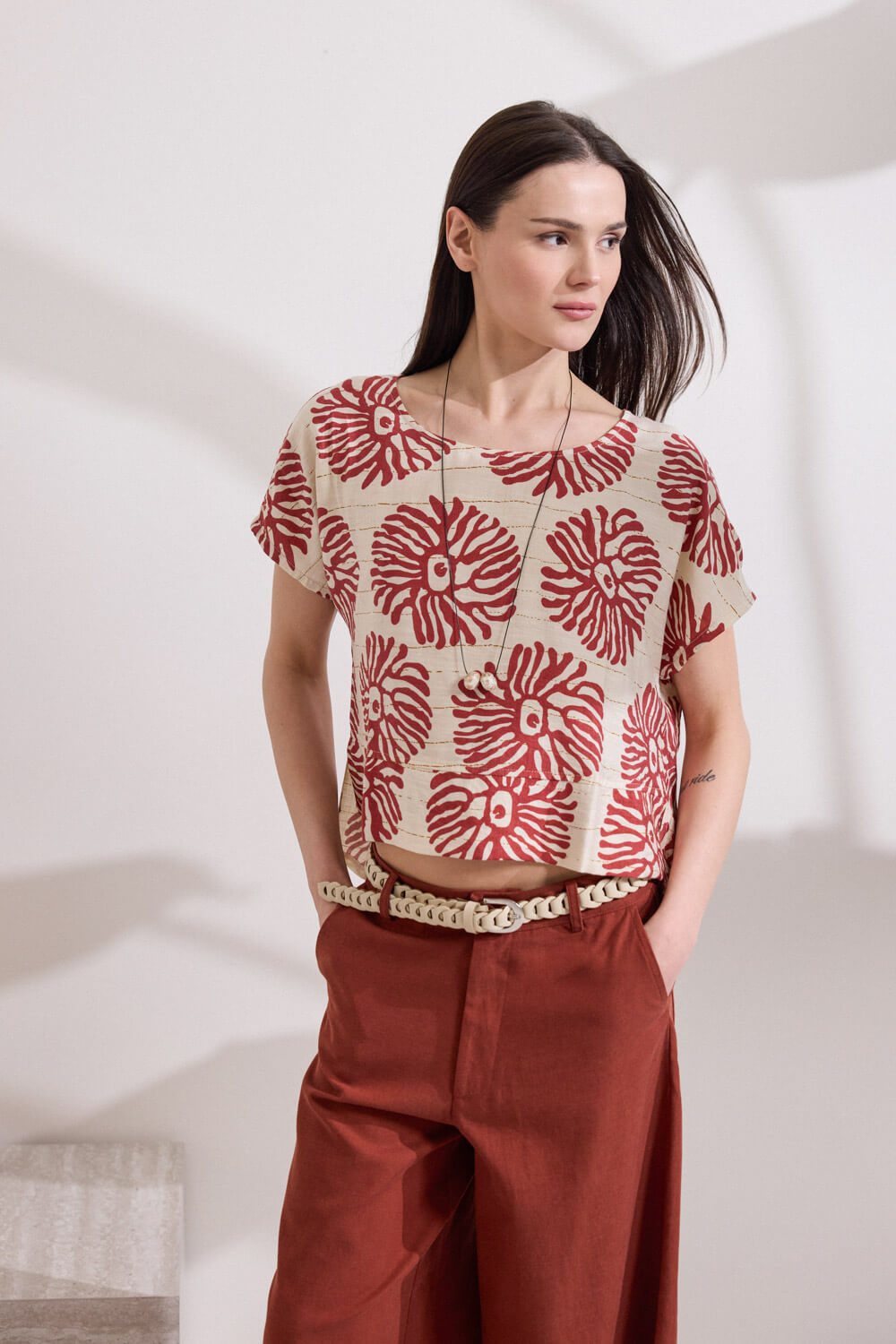 Εμπριμέ μπλούζα κοντομάνικη Namaste