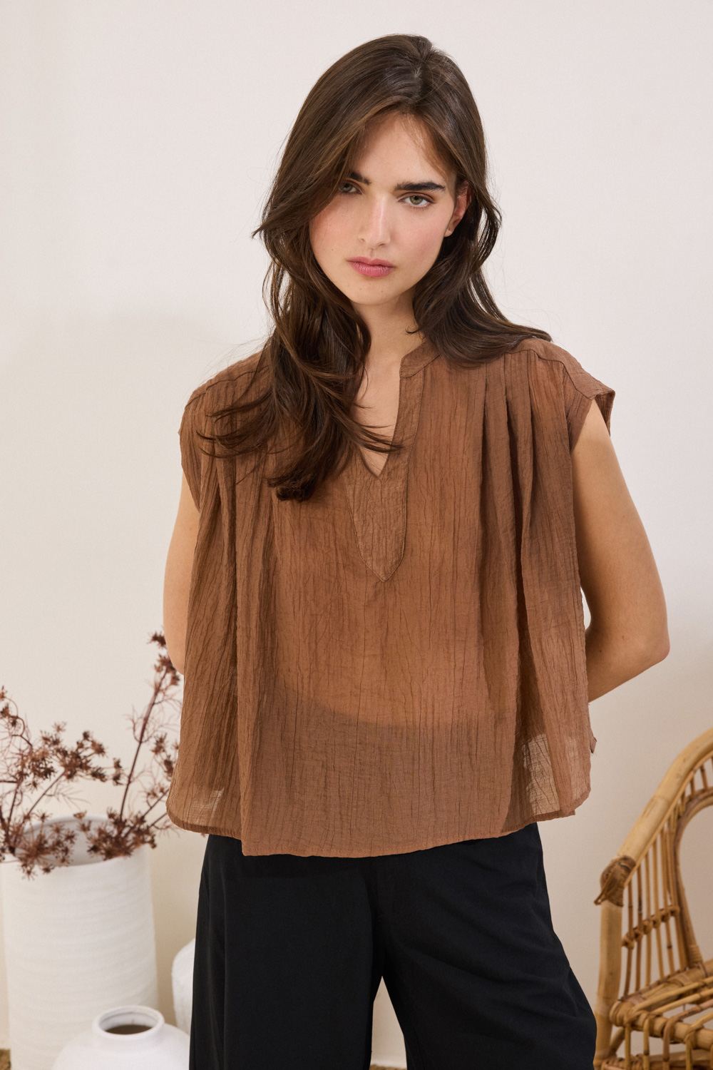 Αμάνικη τουνίκ με V