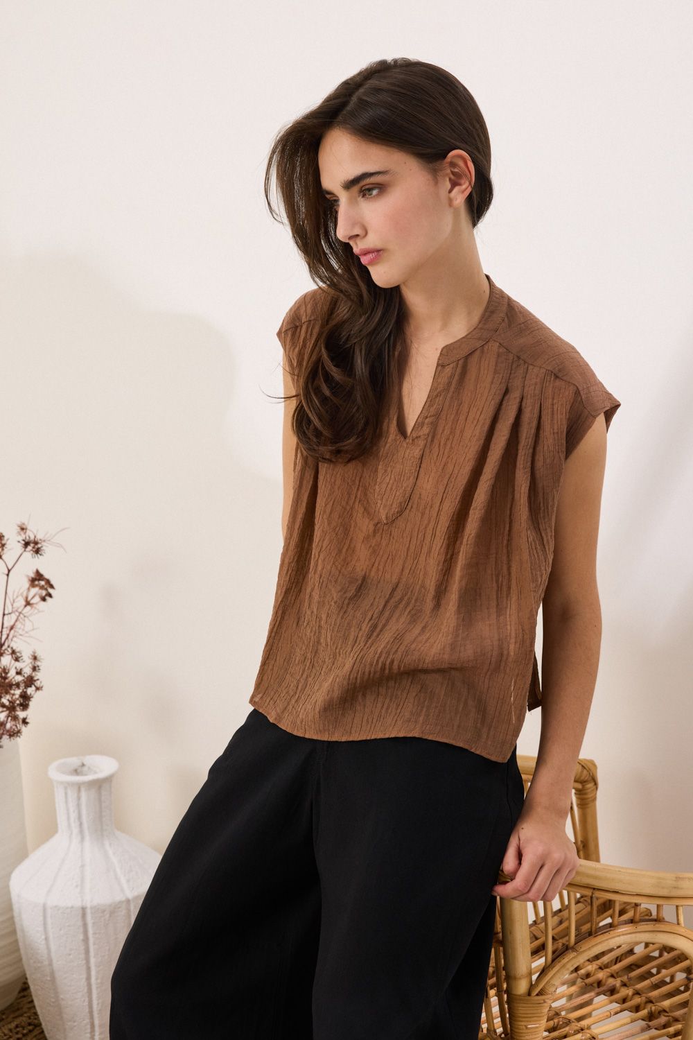 Αμάνικη τουνίκ με V