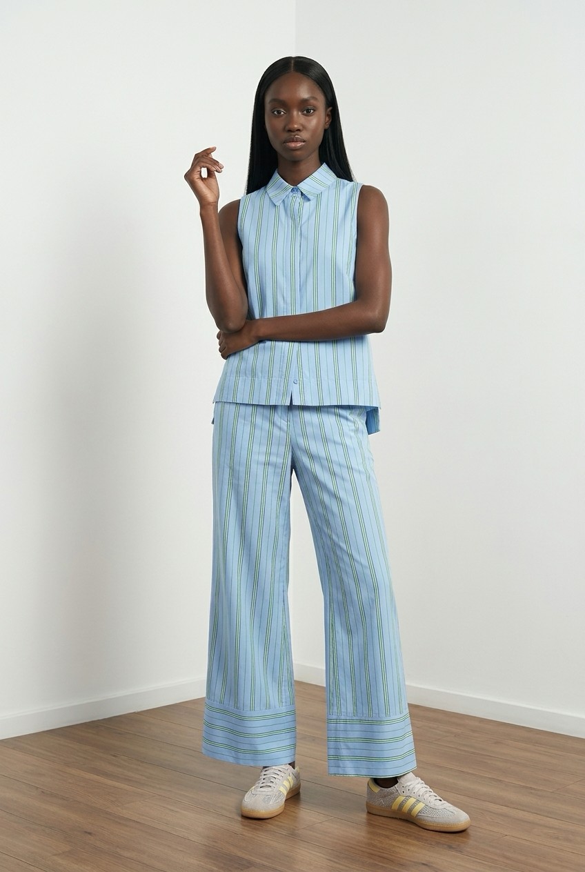Ριγέ σετ με παντελόνα cropped και αμάνικο πουκάμισο New Age