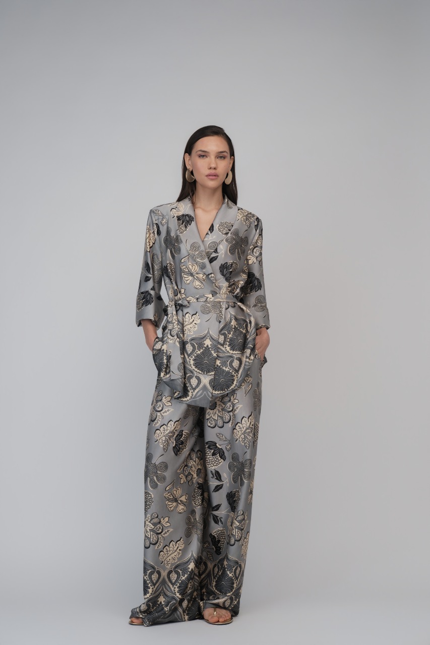 Σατέν εμπριμέ σετ με παντελόνα και κιμονό New Age