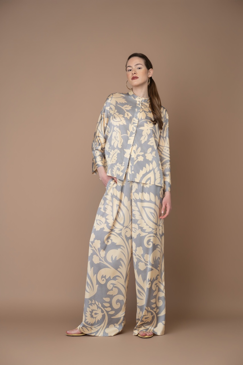 Σατέν εμπριμέ σετ με παντελόνα και πουκάμισο New Age