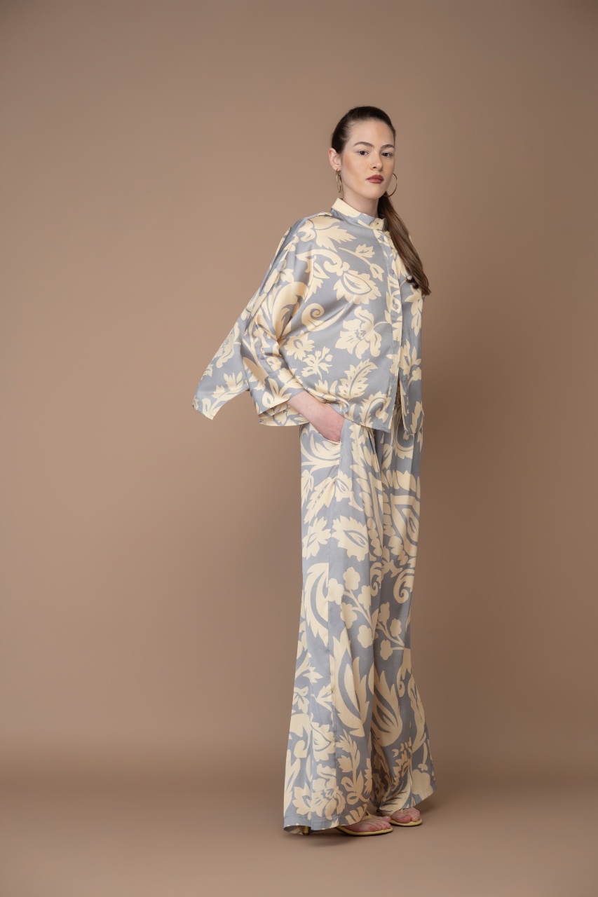 Σατέν εμπριμέ σετ με παντελόνα και πουκάμισο New Age