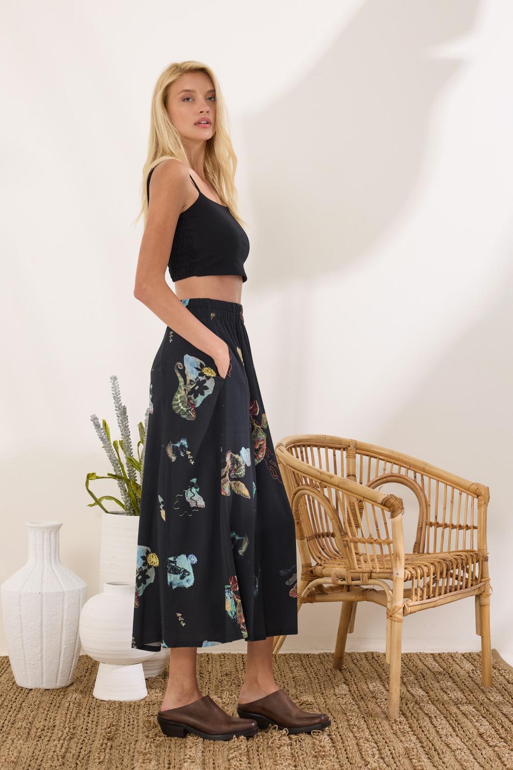 Εμπριμέ midi φούστα Namaste