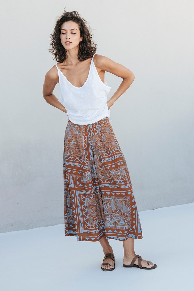 Φαρδιά εμπριμέ παντελόνα cropped Badila